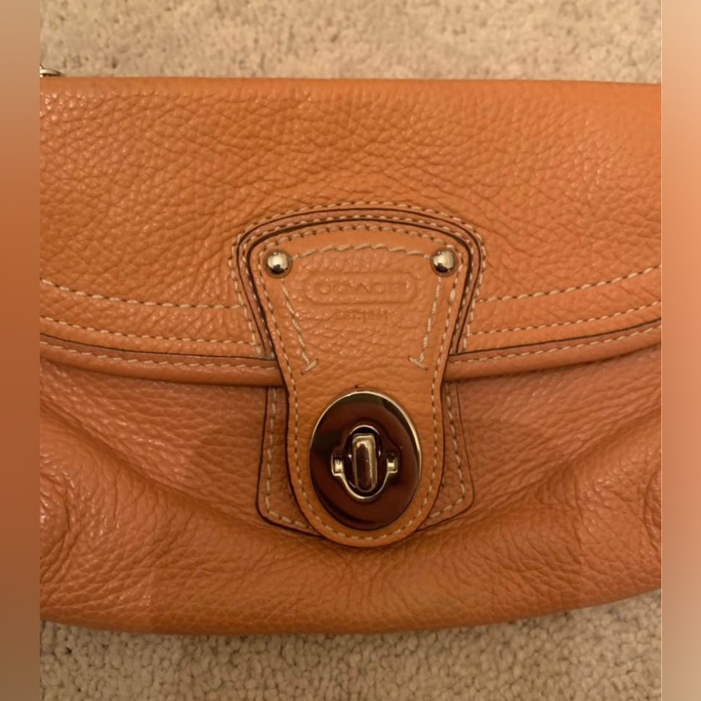 Coach Tan Pebbled Leather Turnlock Wristlet - Picture 2 of 6